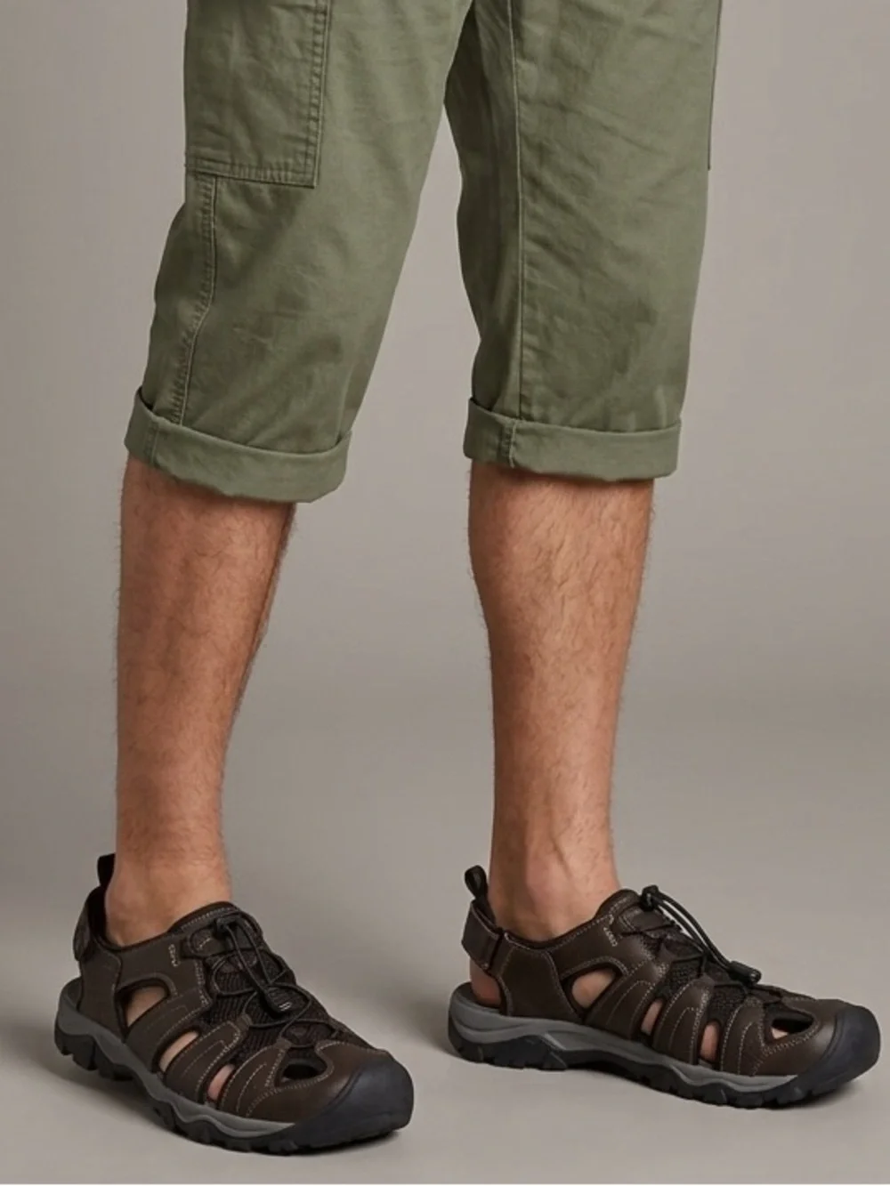 Eddie Bauer Leather Enclosed Toe Bungee Closure Meridian Sandals.